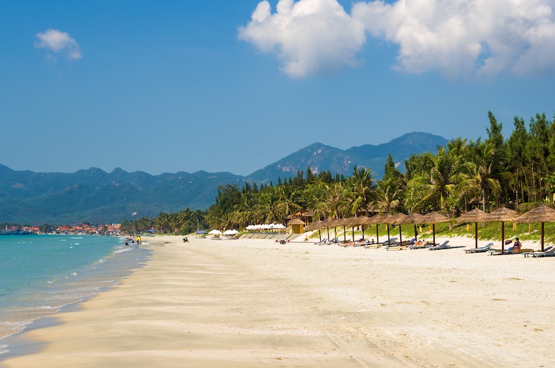 Bãi Biển Dốc Lết | Du lịch Ninh Hòa | Dulich24.com.vn